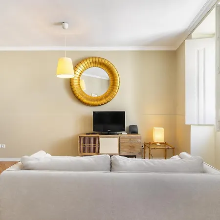 Whome Urban Comfort: 1-br Near Airport & Train Station Apartamento *