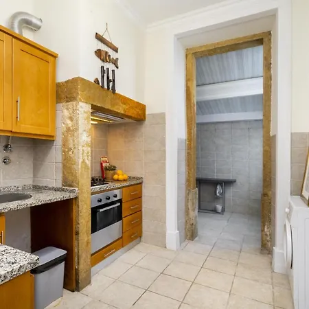 Whome Urban Comfort: 1-br Near Airport & Train Station Lejlighed *