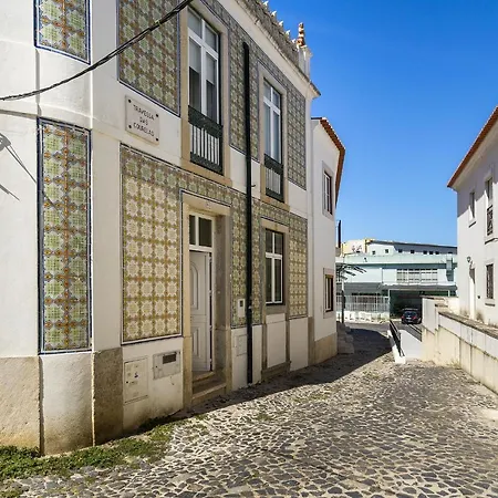Apartamento Whome Urban Comfort: 1-br Near Airport & Train Station Lisboa