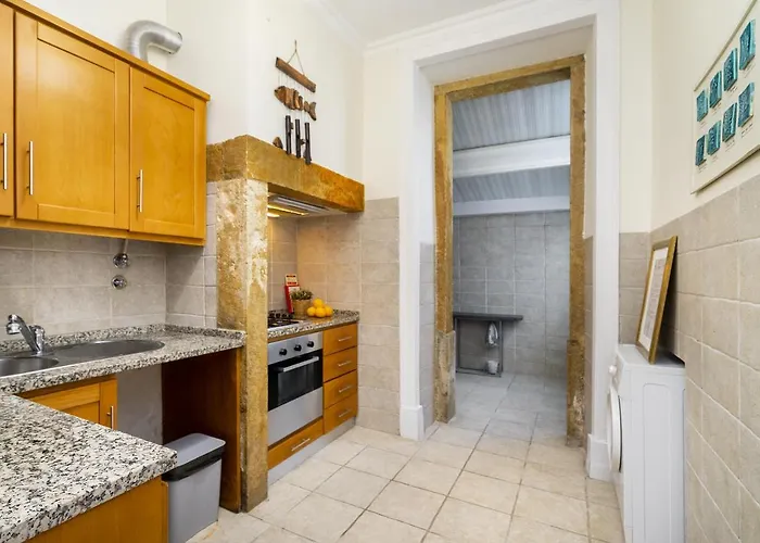 Whome Urban Comfort: 1-br Near Airport & Train Station Lejlighed *