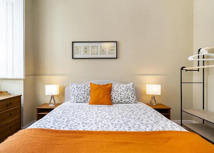 Whome Urban Comfort: 1-br Near Airport & Train Station Lejlighed Lisboa