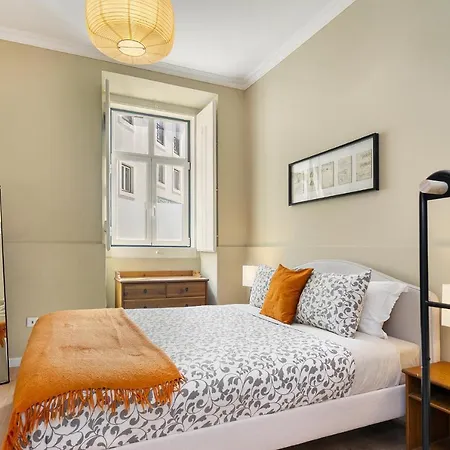 Whome Urban Comfort: 1-br Near Airport & Train Station * Lisboa