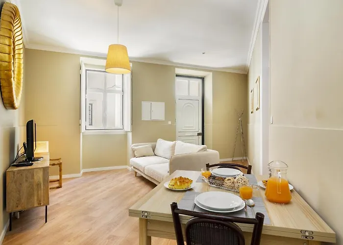 Whome Urban Comfort: 1-br Near Airport&train Station