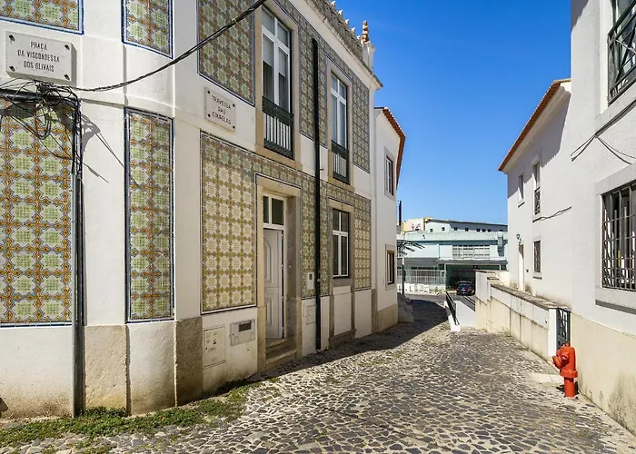 Apartman Whome Urban Comfort: 1-br Near Airport&train Station Lisboa