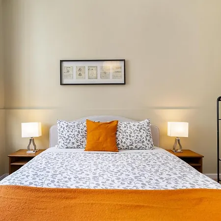 Whome Urban Comfort: 1-br Near Airport & Train Station Apartment Lisbon
